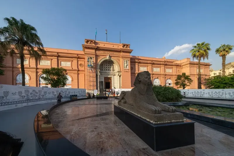 Cairo day tours from Dahab by air include Egyptian Museum